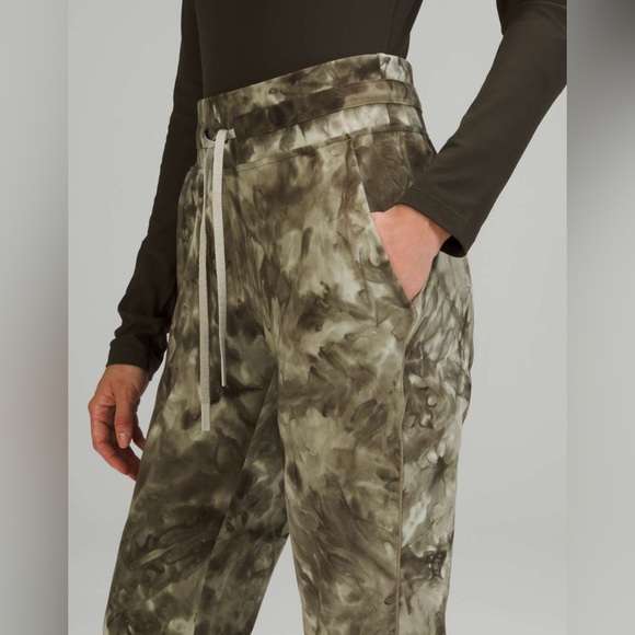 Lululemon Ready To Rulu High-Rise Jogger in Diamond Dye Light Sage Medium Olive - Picture 4 of 10